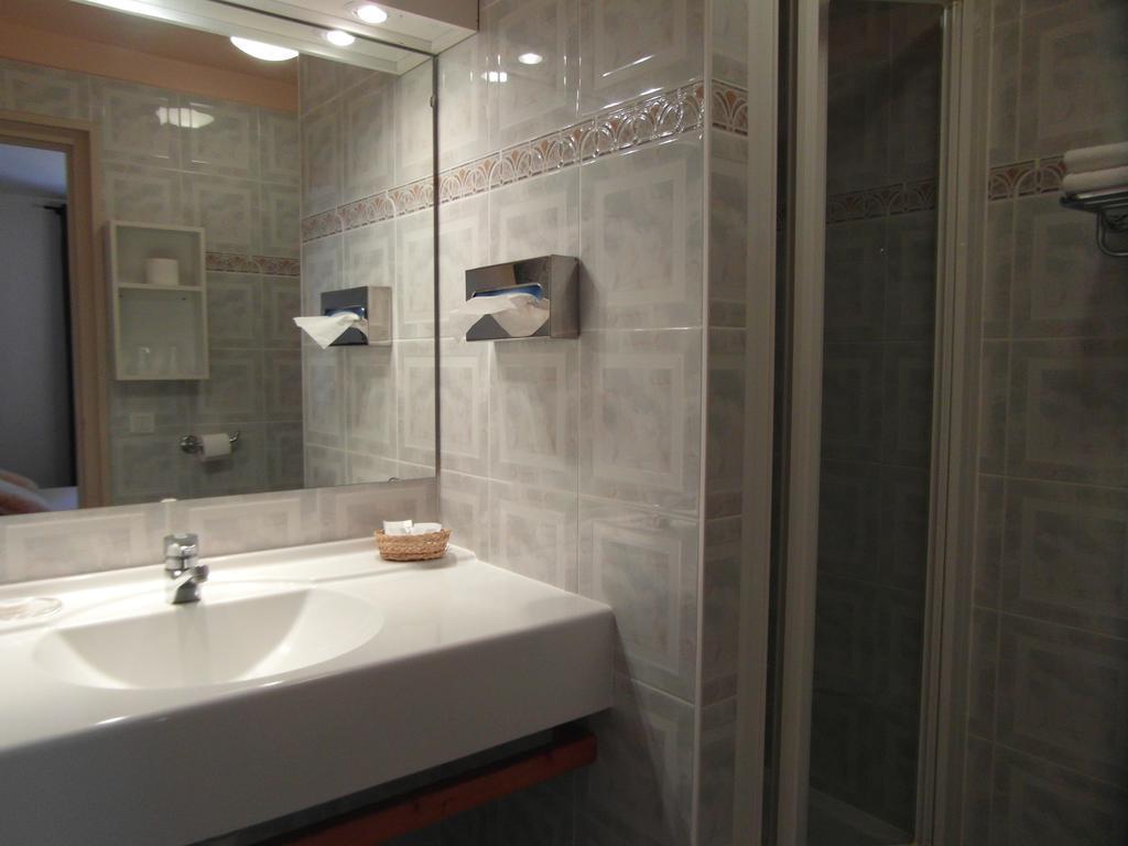 Отель Domaine La Rabassiere Suzette Номер фото