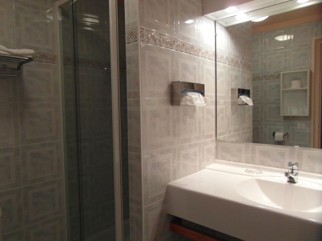 Отель Domaine La Rabassiere Suzette Номер фото